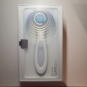 Nuskin Lumispa with normal cleanser